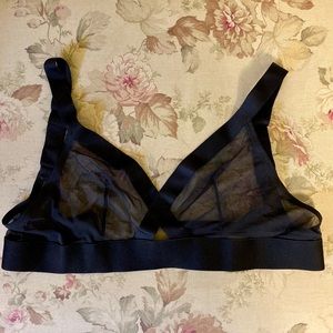 DKNY Wireless stretch bra. NWOT XL